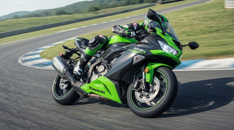 découvrez la kawasaki zx-6r, une sportive pure alliant performance, agilité et design audacieux pour les passionnés de vitesse et de sensations fortes.