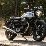 découvrez notre test complet de la moto guzzi v7 : performances, design et confort analysés en détail pour les passionnés de motos classiques.