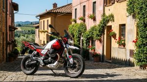 découvrez la v85 tt, l'aventure italienne par excellence alliant performance, style rétro et polyvalence pour toutes vos escapades sur route et hors des sentiers battus.